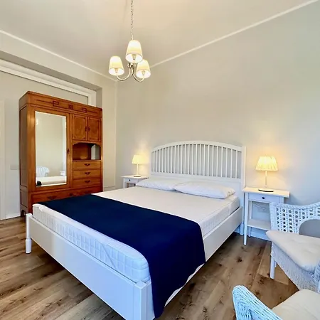 The Girasole In Historic With Pool In 3* Senigallia